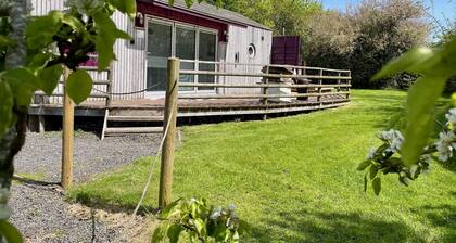 A lee wick farm accommodation that sleeps 4 guests in 1 bedroom