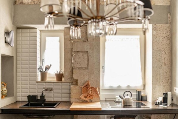 Microwave, stovetop, cookware/dishes/utensils - Suite San Tommaso Ortigia Holidays (Siracusa)