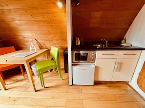 Fridge, microwave, toaster, cookware/dishes/utensils