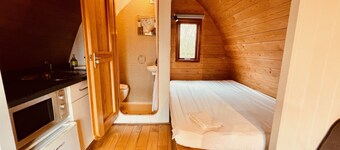 MegaPod 3 at Lee Wick Farm Glamping