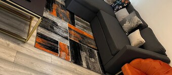 Cosy home with private parking 