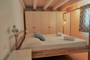 1 bedroom, iron/ironing board, WiFi
