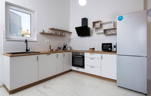 Fridge, oven, stovetop, dishwasher - 2 bedroom stunning home in Marcana (Marcana)