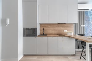 Deluxe Apartment | 1 bedroom, iron/ironing board, cots/infant beds, free WiFi - MARGI Lumi Apartament (Szczecin)