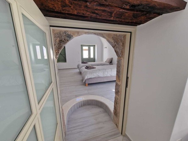 2 dormitorios, tabla de planchar con plancha, wifi y ropa de cama