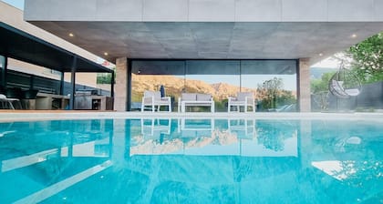 Luxury villa Pearl 2 with swimming pool, sauna and jacuzzi