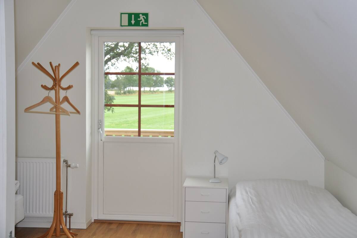 Hus – classic, terrasse, utsikt mot golfbane | Blendingsgardiner og wi-fi (inkludert)