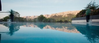 Luxury villa with swimming pool, sauna and jacuzzi