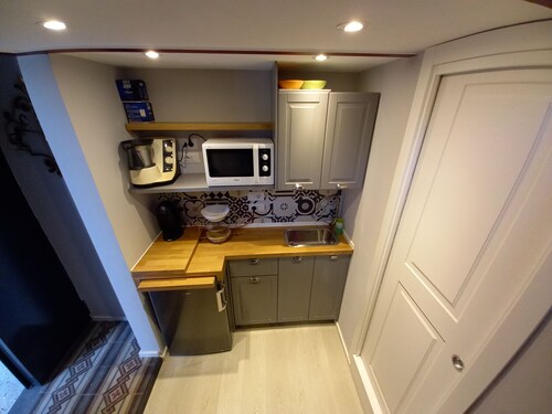 Studio apartment complete with everything