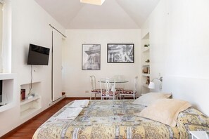 1 bedroom, iron/ironing board, travel crib, free WiFi