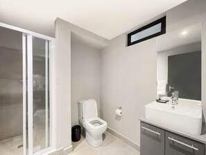 Standard Apartment, 1 Bedroom | Bathroom