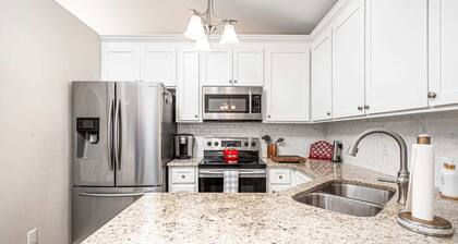 Cozy Pet-friendly home in Five Points Raleigh