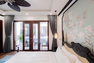 Caja de seguridad en la habitación y escritorio 