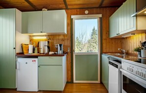 Geladeira, cooktop, lava-louças, cafeteira/chaleira