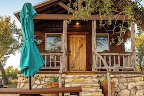Exterior - Rockin' R - Shining Star Cabin (Fredericksburg)