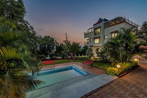 Outdoor pool - CosmicStays Venus Villa- Private pool (Mawal)