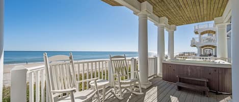 Tina de hidromasaje al aire libre