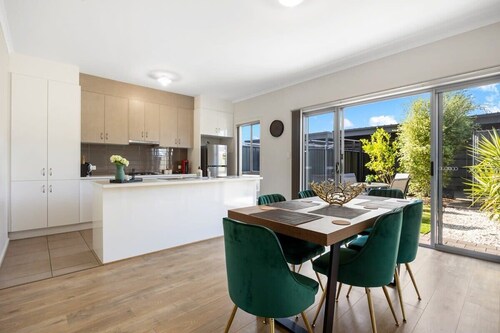 The Charming Living 3BR Townhouse/Perfect Vacation