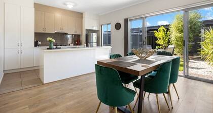 The Charming Living 3BR Townhouse/Perfect Vacation