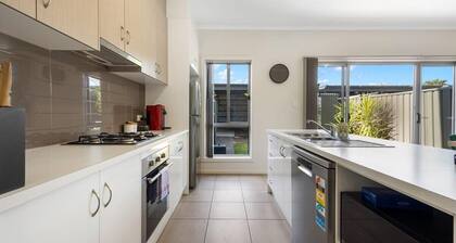 The Charming Living 3BR Townhouse/Perfect Vacation