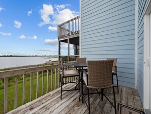 Outdoor dining - 'Carolina Sunshine (North Topsail Beach)