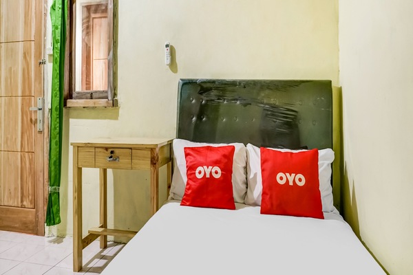 Economy Double Room | Bed sheets