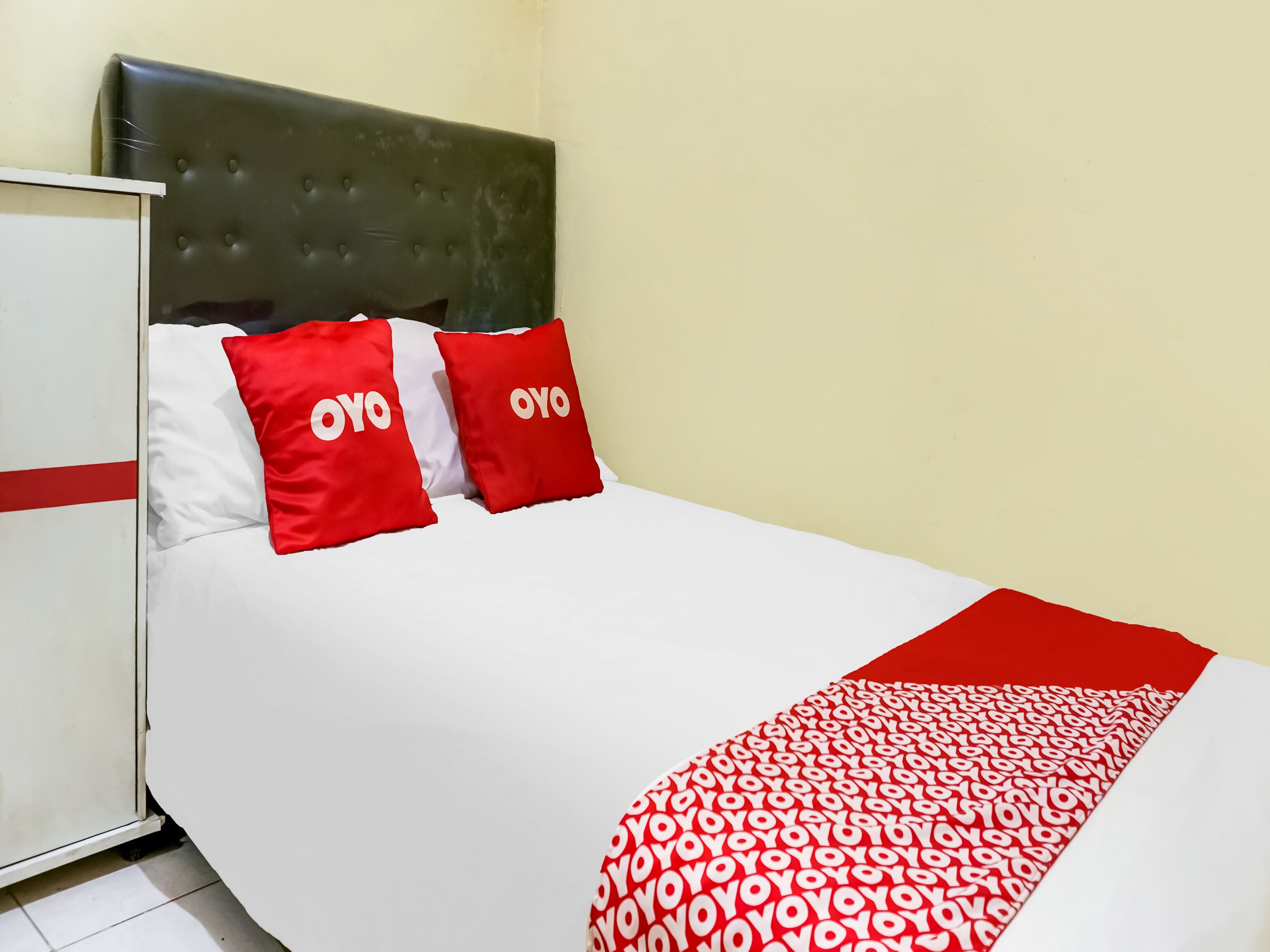 Economy Double Room | Bed sheets