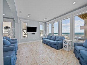 Smart TV y futbolito 