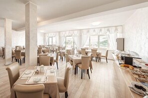 Daily continental breakfast (EUR 10 per person) - Hotel Poseidon e Nettuno (San Benedetto del Tronto)