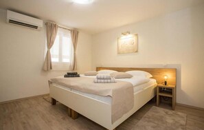 1 bedroom, iron/ironing board, travel crib, free WiFi