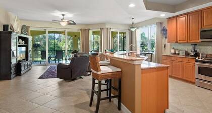 Stunning and sleek 3 bedroom Condo in Hammock Bay... 5 Minutes to Marco Island !