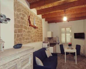 Smart TV, books - Cozy solution in the heart of the historic center of Alghero (Alghero)