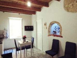 Dining - Cozy solution in the heart of the historic center of Alghero (Alghero)