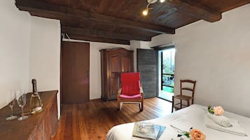 Family Chalet, 2 Bedrooms (Rustico al platano 1) | 2 bilik tidur, Wi-fi percuma, cadar katil