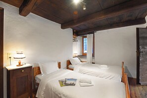 Chalé família, 3 quartos, 2 banheiros (Rustico al platano 2) | 3 quartos, Wi-Fi de cortesia, roupa de cama