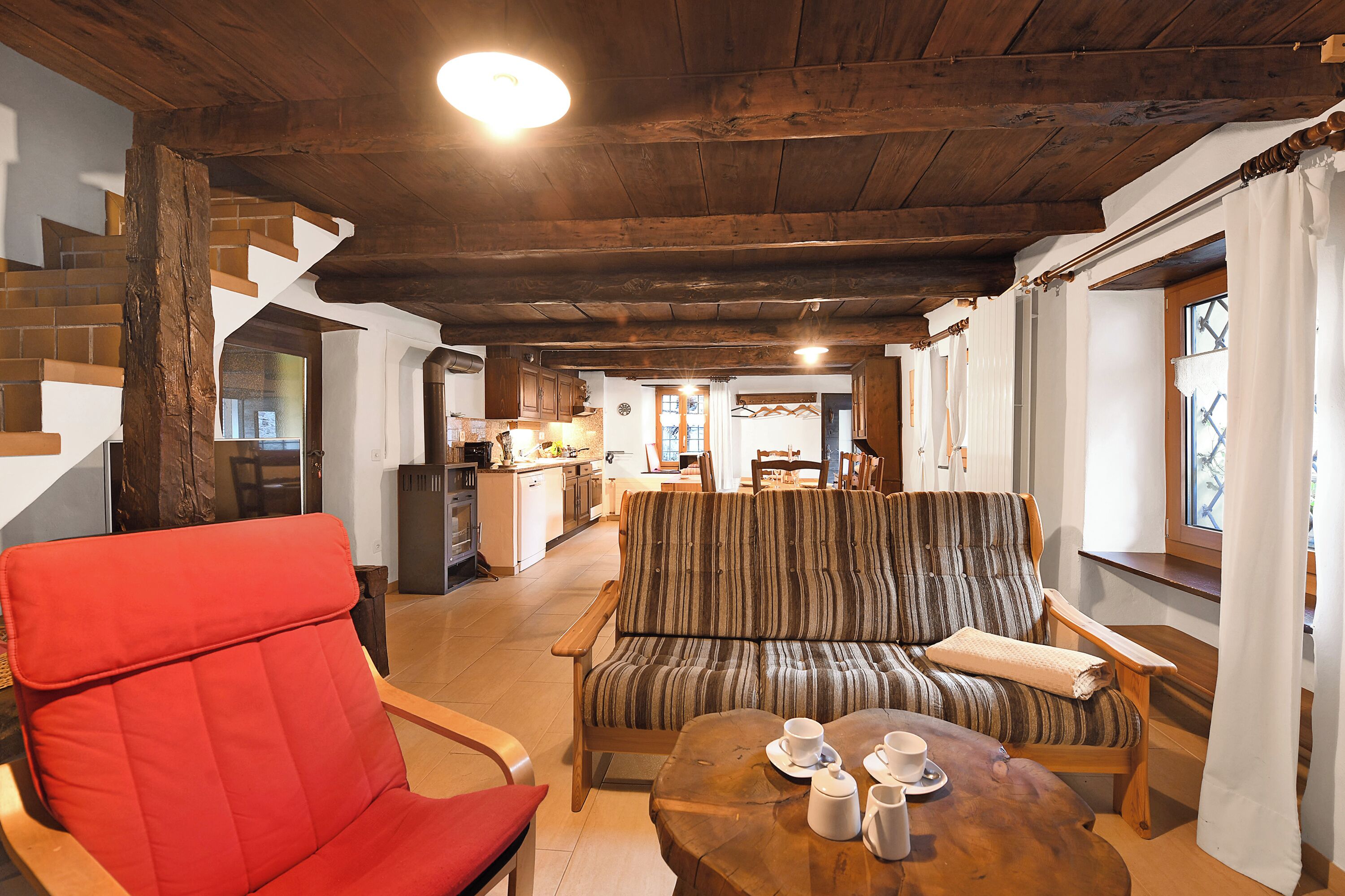 Family Chalet, Multiple Bedrooms, 2 Bathrooms (Rustico al platano 2) | Lobby sitting area