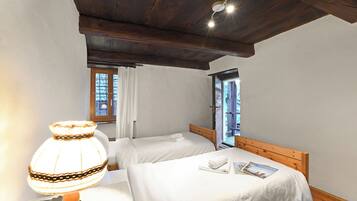 3 bilik tidur, Wi-fi percuma, cadar katil