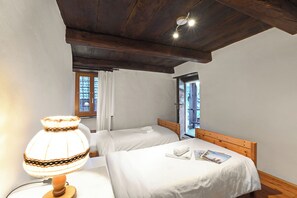 3 bedrooms, free WiFi, bed sheets - Rustico al platano 2 (Sonogno)