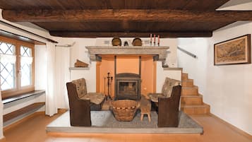 Family Chalet, Multiple Bedrooms, 2 Bathrooms (Rustico al platano 2) | Bahagian dalam