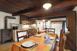 Dining - Rustico al platano 2 (Sonogno)