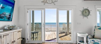 Captains Quarters~Oceanfront, Gameroom, EV Charger