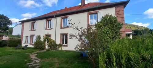 Situé à Champenay le Gite de La Falle Vous Propose un Studio Tout Équipé