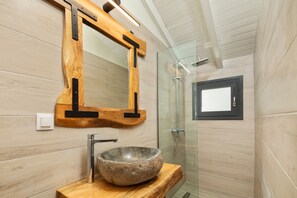 Basic Villa | Bathroom