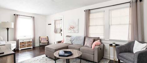 Fernseher, Kamin, Arbeitsbereiche