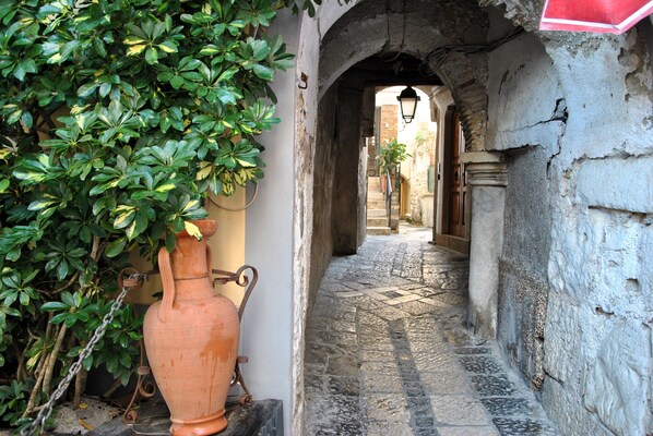 Exterior detail - Mariasofia Master Suite with private bathroom (Gaeta)