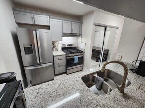 Fridge, microwave, stovetop, dishwasher