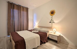 2 bedrooms, travel cot, free WiFi, bed sheets - 2 bedroom cozy apartment in Umag (Umag)