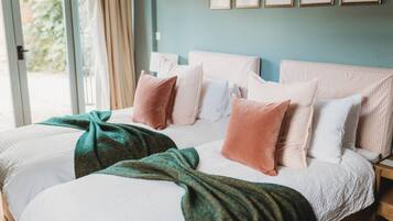 4 Schlafzimmer, Schreibtisch, Bügeleisen/Bügelbrett, Reisekinderbett