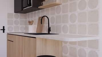 Estúdio superior, vista para o mar | Cozinha privada | Frigobar, micro-ondas, cooktop, chaleira elétrica