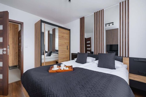 Elegant Apartment | Balcony and Private Parking